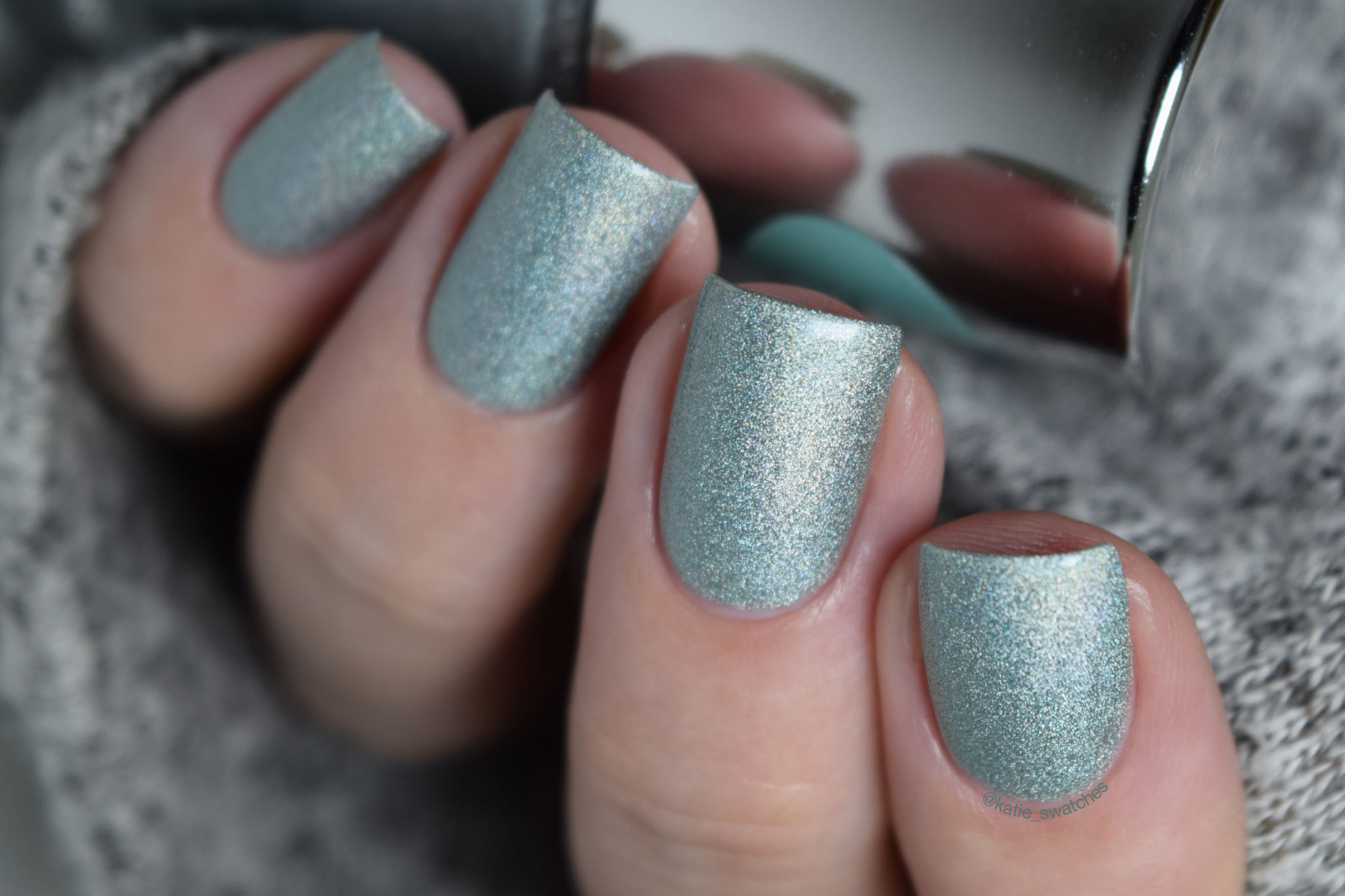 Essence Under the Sea holographic nail polish swatch - Aquatix Collection 2014