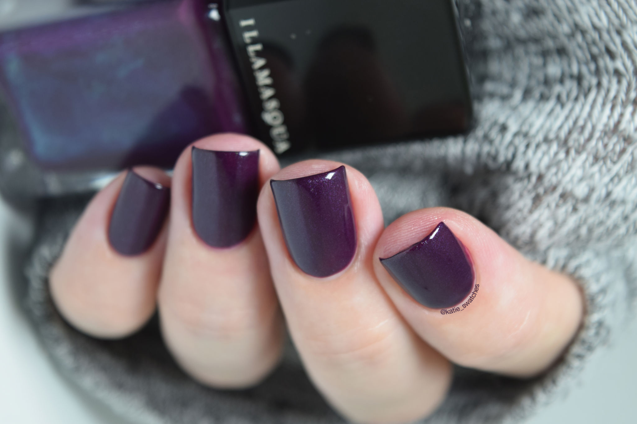 Illamasqua Gothiqua nail polish - dark purple