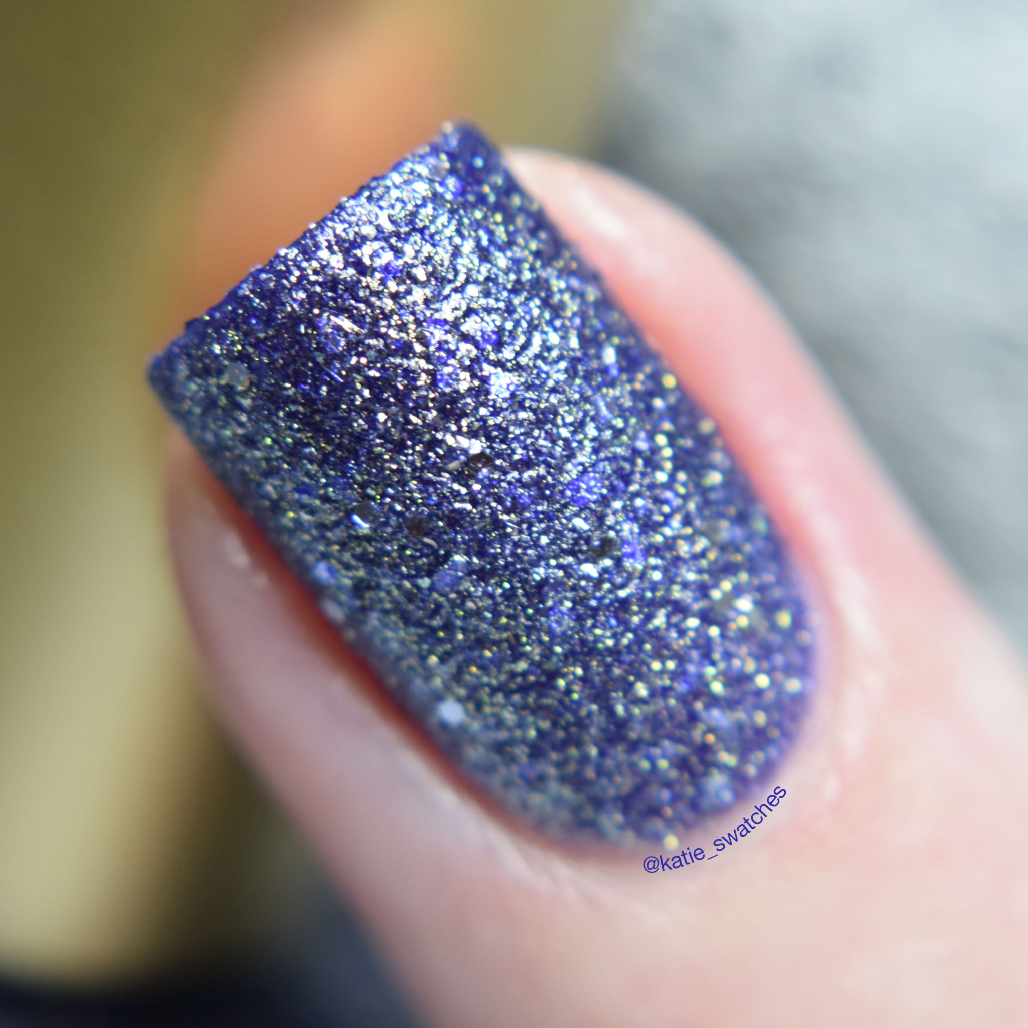 L'Oreal - Too Dimensional?! 136 textured nail polish macro